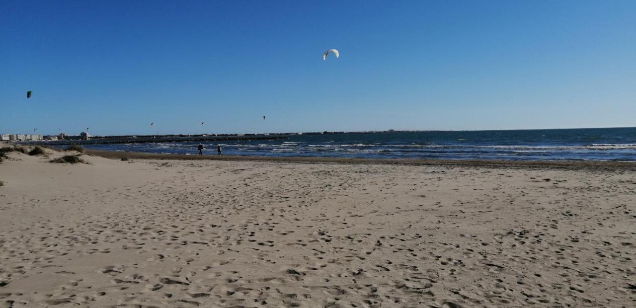 GRAU DU ROI T2 calme, accès plage + parking Le Grau-du-Roi Extérieur photo