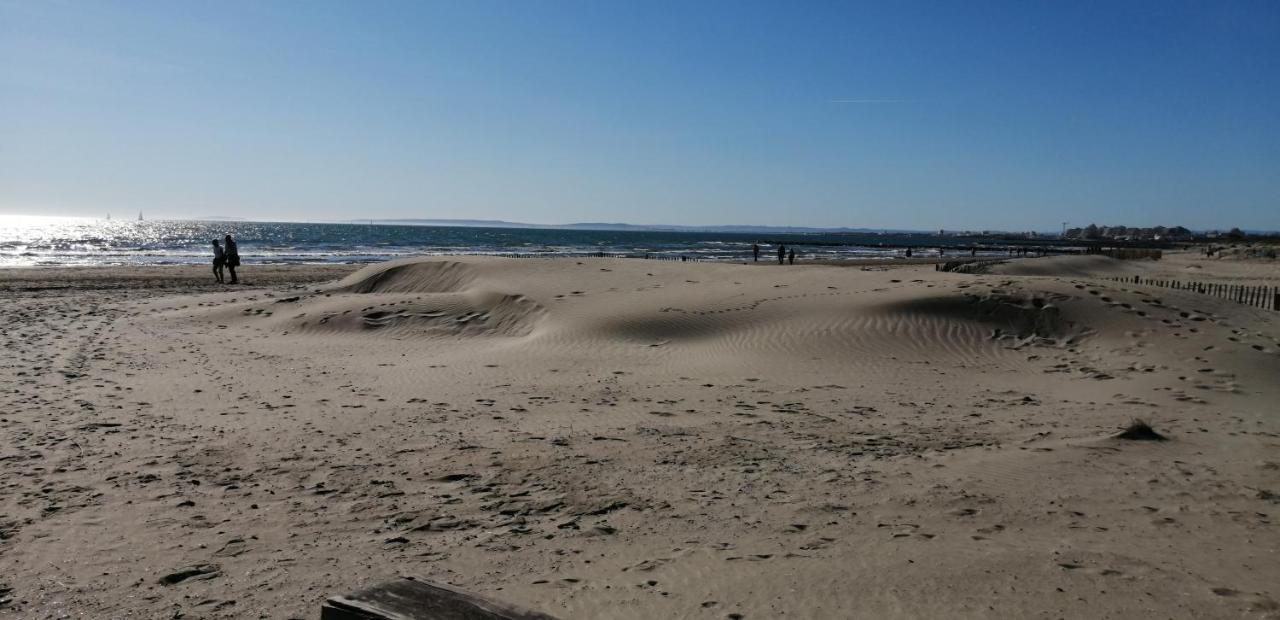 GRAU DU ROI T2 calme, accès plage + parking Le Grau-du-Roi Extérieur photo