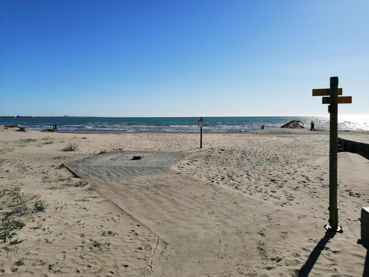 GRAU DU ROI T2 calme, accès plage + parking Le Grau-du-Roi Extérieur photo