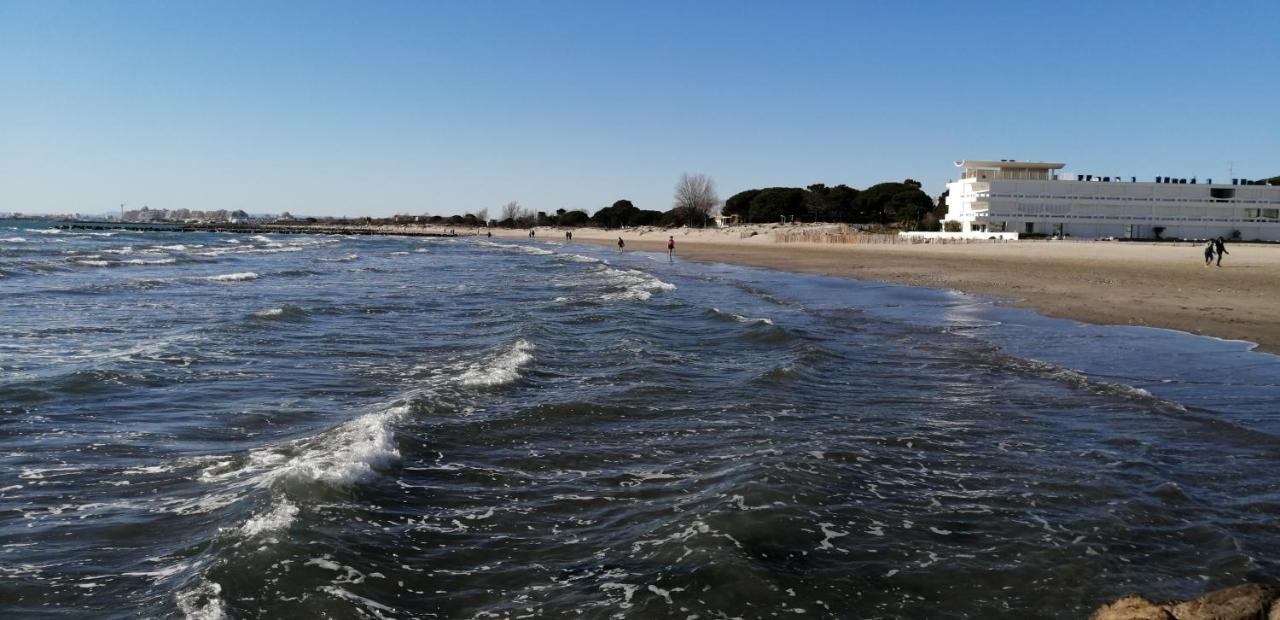 GRAU DU ROI T2 calme, accès plage + parking Le Grau-du-Roi Extérieur photo